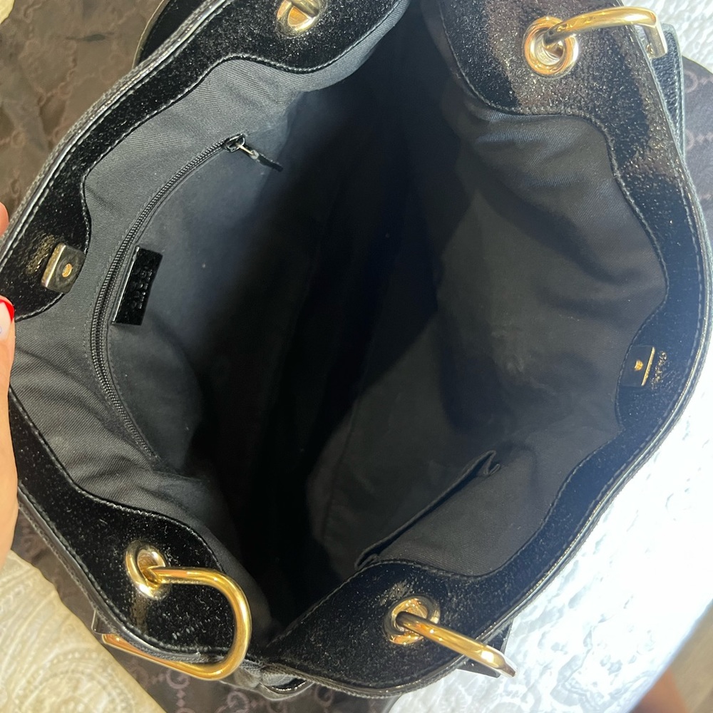 Gucci GG Shoulder Bag - Picture 7 of 15